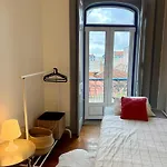 Spacious T4 With Iconic Tram 28 View Appartement