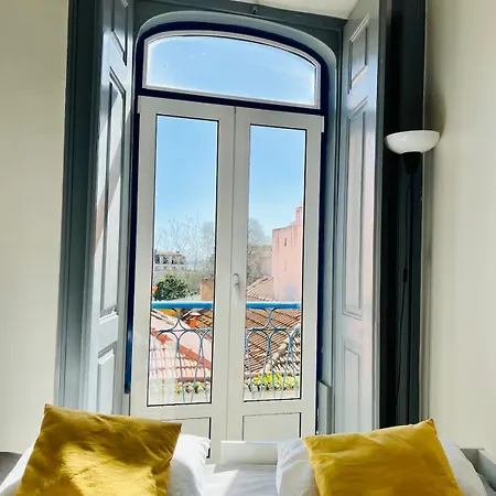 Spacious T4 With Iconic Tram 28 View *