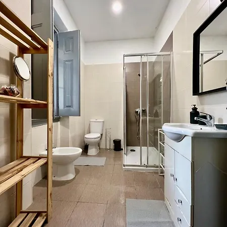 3 Bedroom With Balcony Lisbon