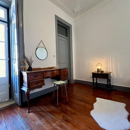 Spacious T4 With Iconic Tram 28 View