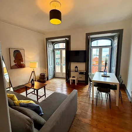 Lägenhet Spacious T4 With Iconic Tram 28 View *