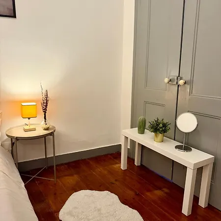 Spacious T4 With Iconic Tram 28 View Apartamento *