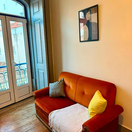 Spacious T4 With Iconic Tram 28 View Apartamento *