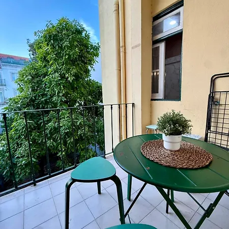 Apartamento Spacious T4 With Iconic Tram 28 View