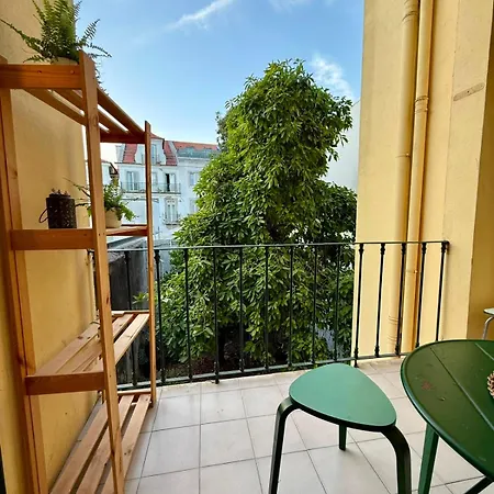 Apartamento Spacious T4 With Iconic Tram 28 View *