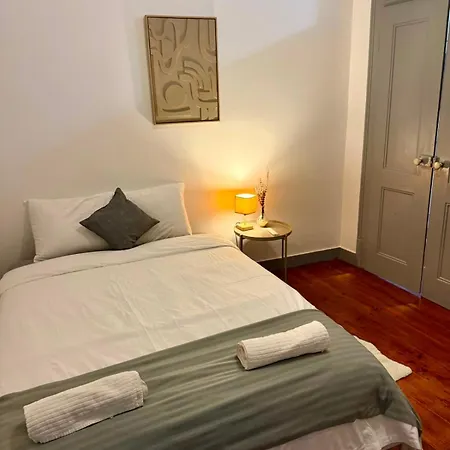 Apartamento Spacious T4 With Iconic Tram 28 View