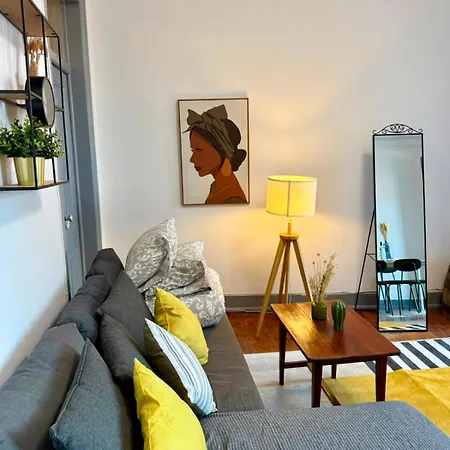 Spacious T4 With Iconic Tram 28 View Apartamento