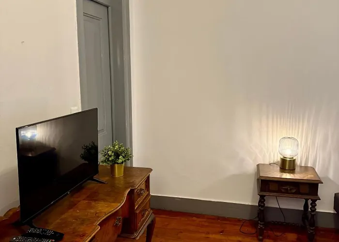 Spacious T4 With Iconic Tram 28 View Lägenhet Lisboa