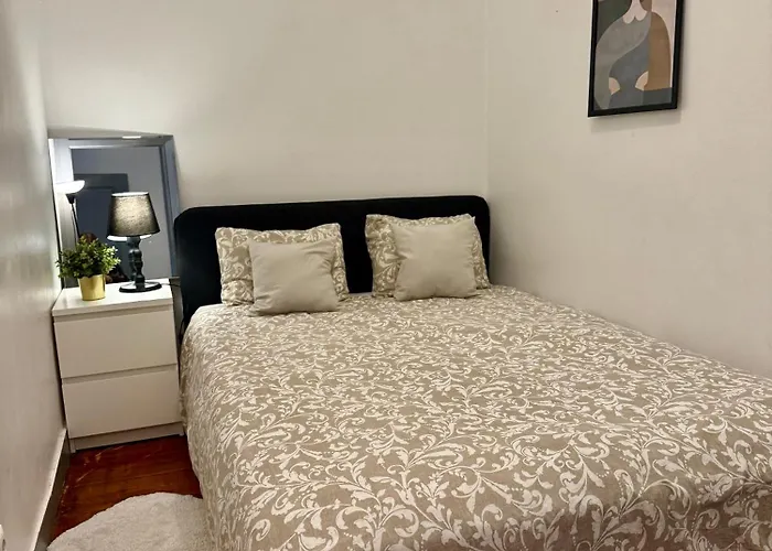 Lägenhet Spacious T4 With Iconic Tram 28 View *