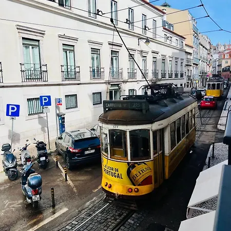 Spacious T4 With Iconic Tram 28 View Lisbon