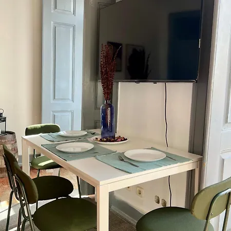 Spacious T4 Central Apartment With Iconic Tram 28 View Lisbon