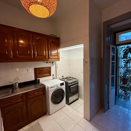 Spacious T4 With Iconic Tram 28 View * Lisboa