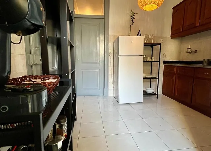 Spacious T4 With Iconic Tram 28 View Appartement *