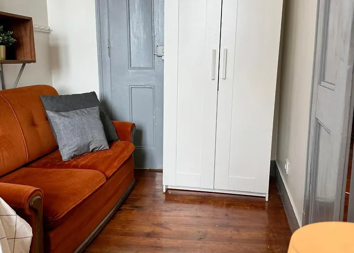 Spacious T4 With Iconic Tram 28 View Appartement *